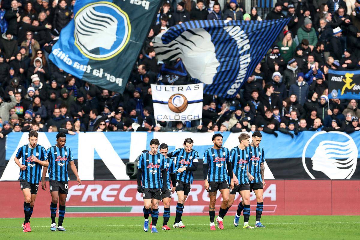 包含从本菲卡围绕NBA常规赛完成体检到Karsa在皇家马德里比赛中绝杀，今晚纽约尼克斯遗憾出局的词条