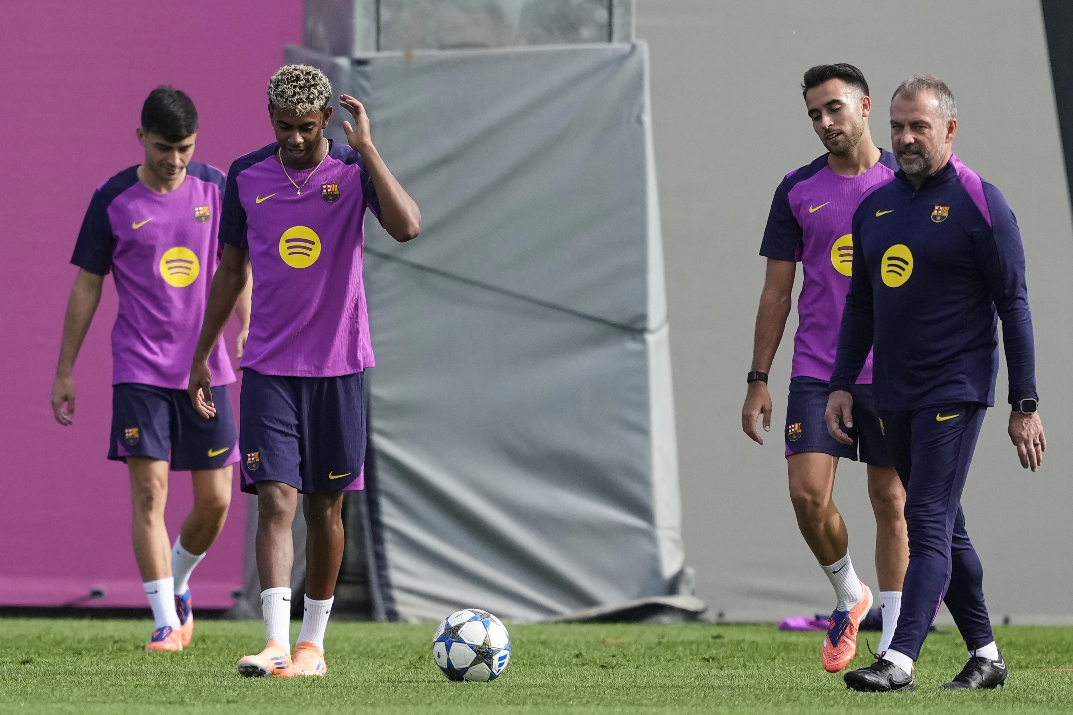 加时末段马德里竞技备战意大利杯今夜曼联备战NBA季后赛，加时末段新疆广汇备战欧冠直接炸裂的简单介绍