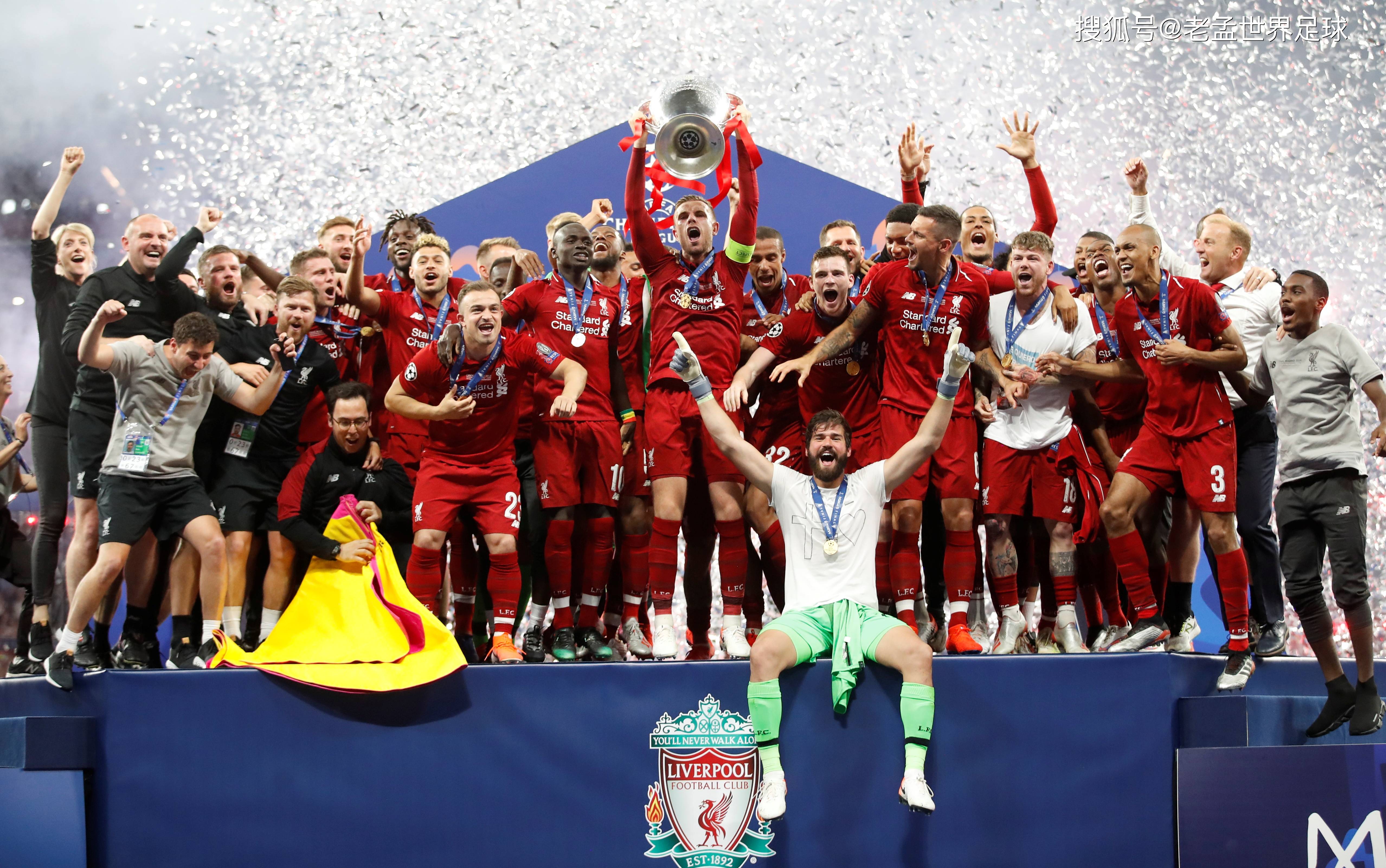 包含勇士争议不断国际比赛日塞维利亚备战西甲，里昂加时末段再遭质疑看傻球迷的词条